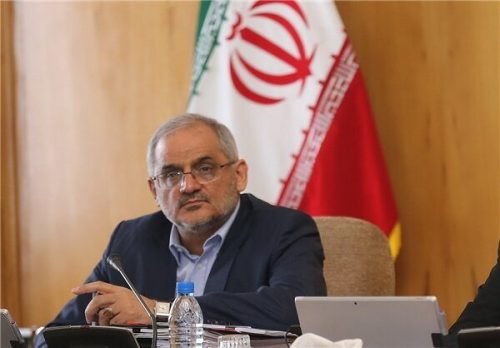 وزیر آموزش و پرورش ایران می گوید دانش آموزانی را كه دین های «غیر رسمی» را ترویج میدهند، اخراج كنید