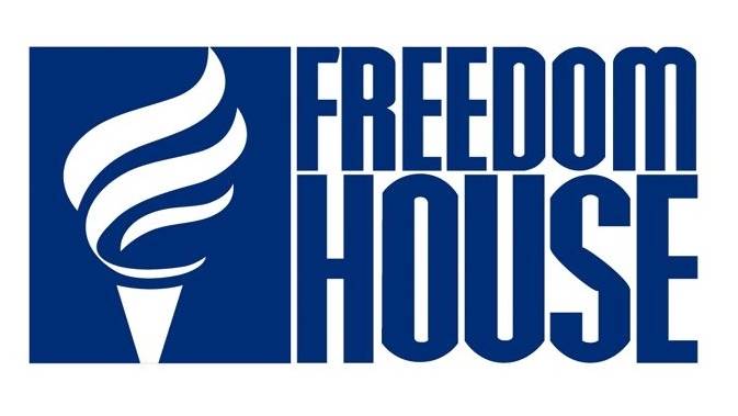 خانه آزادی: سانسور خبری، سرکوب معترضان و ادامه آزار اقلیت‌ها در ایران