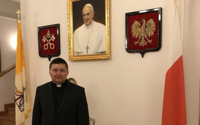 پاپ فرانسیس، اسقف اعظم آنژه یوزوویچ، را به عنوان سفیر جدید واتیکان در ایران معرفی کرد