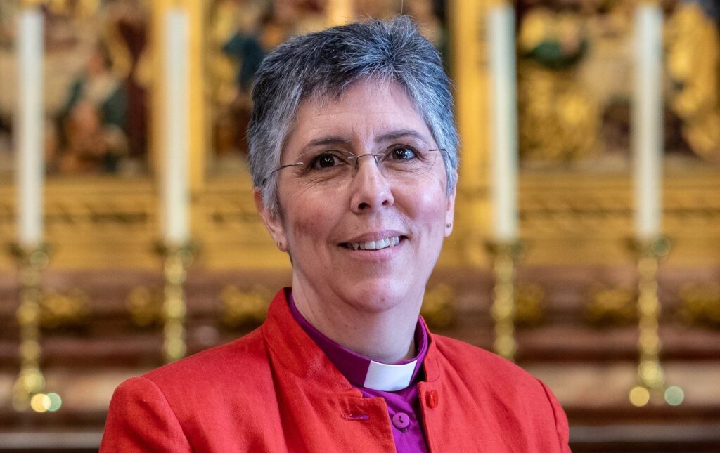 How have Iranian Christians reacted to the war?