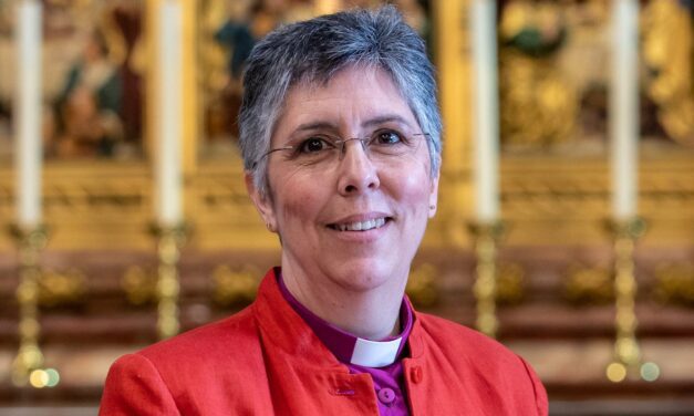 How have Iranian Christians reacted to the war?